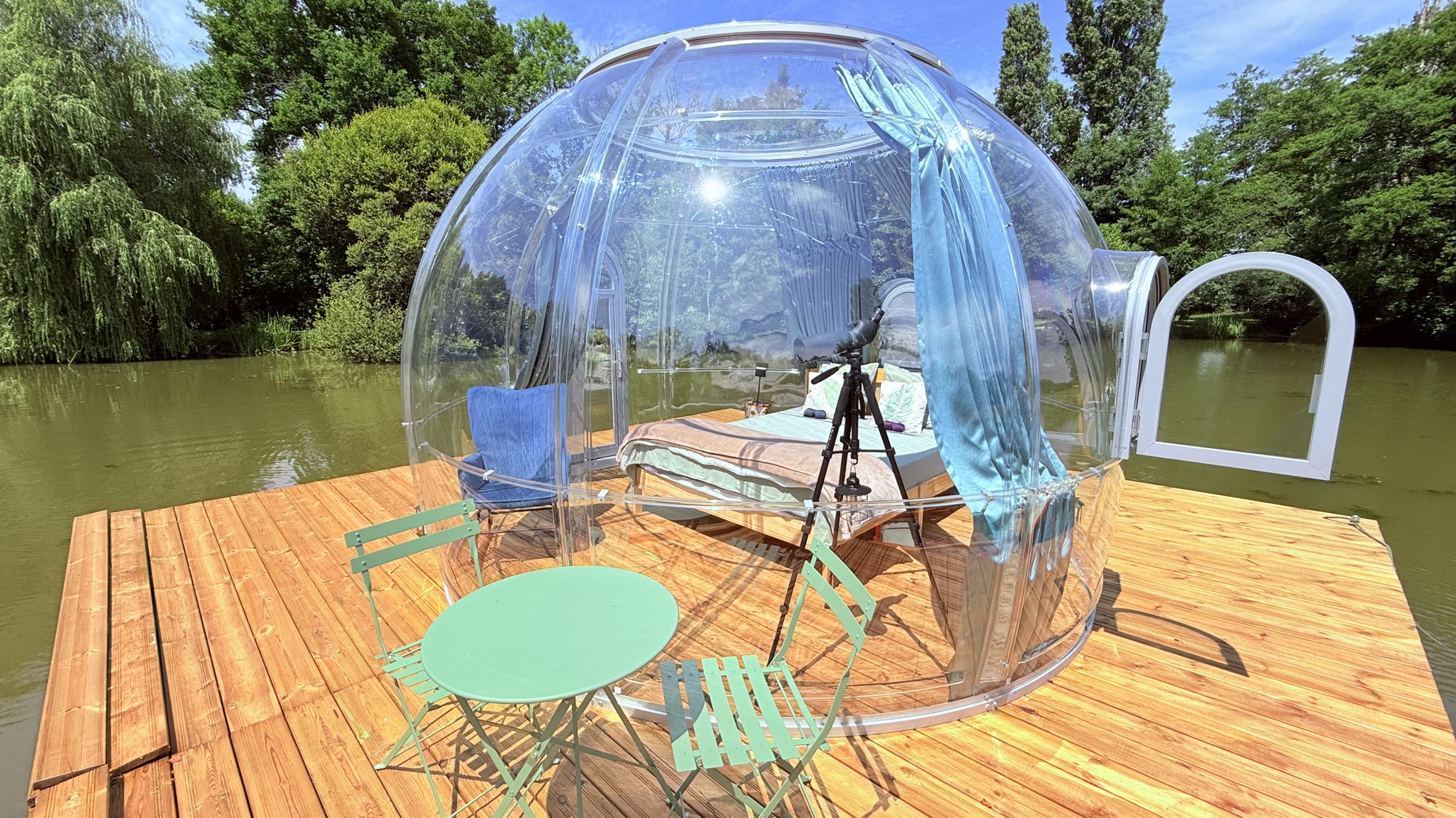 Chambre bulle sous les étoiles à Santranges