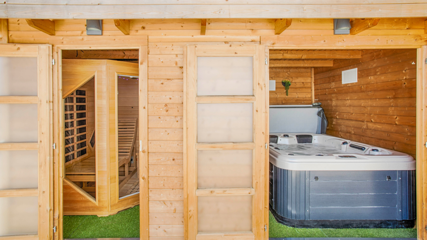 La bulle sur rouvres avec Jacuzzi privatif – photo 9 sur 9