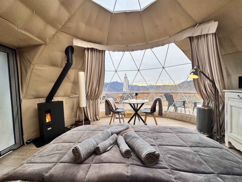 Le Dôme de Jèpo : Dôme en Provence-Alpes-Côte d'Azur – dôme à Ilonse, Alpes-Maritimes