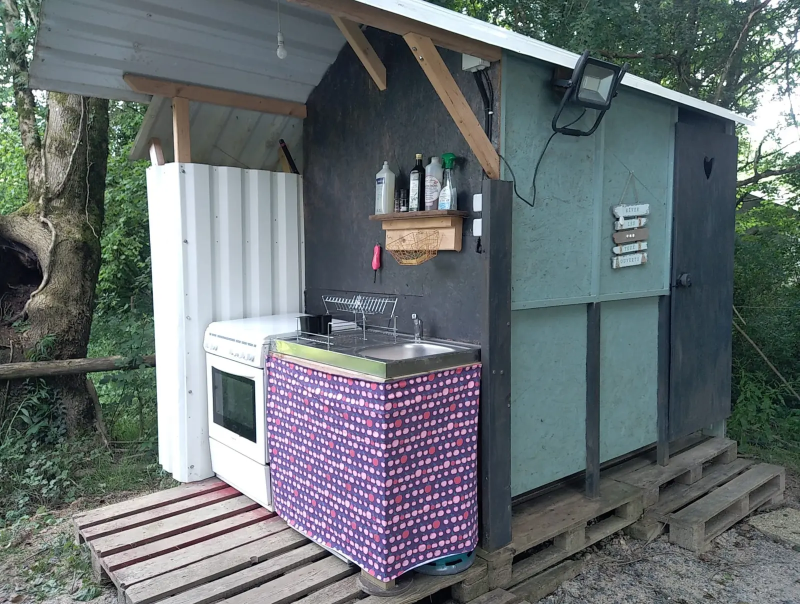 Le dôme de l'étang - Dôme en bois au bord d'un étang (Saint-Pardoux-Soutiers, Deux-Sèvres) - photo 11 sur 11