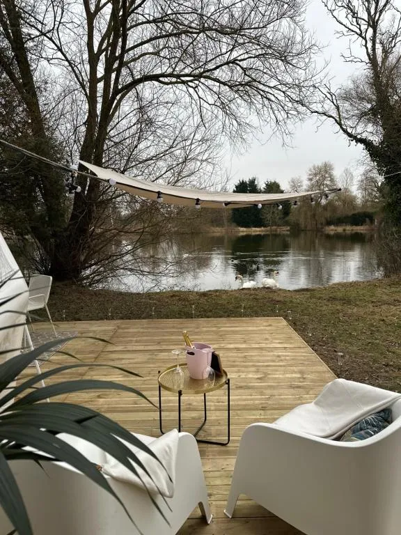 Le Dôme du Lac - Bulle transparente avec terrasse vue lac (Prouilly, Marne) - photo 11 sur 20