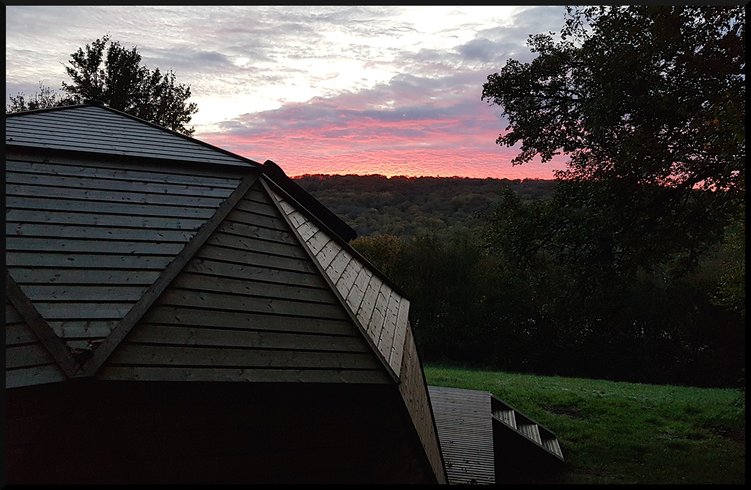 Le Dôme du Pré en Bulle : Dôme en Bourgogne (Bourgogne-Franche-Comté) – cadre naturel Côte-d'Or