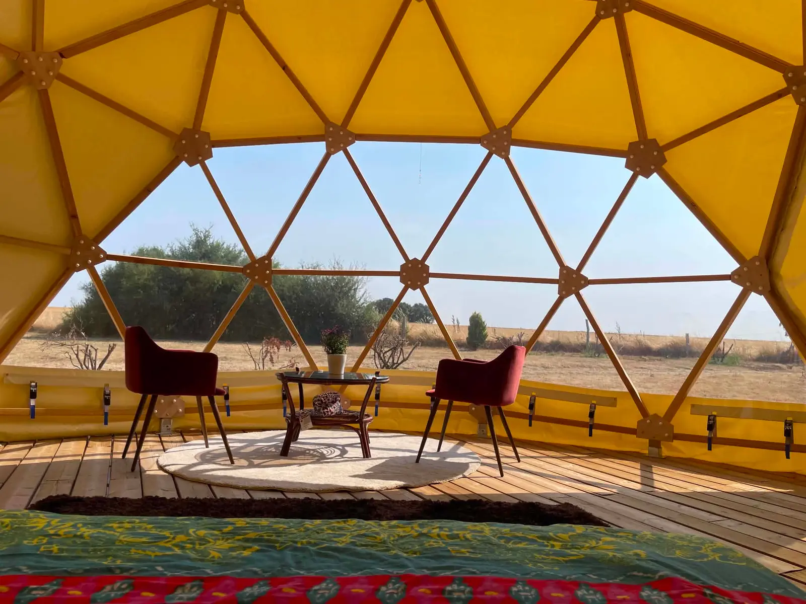 Chambre dôme sous les étoiles à Courdemanche