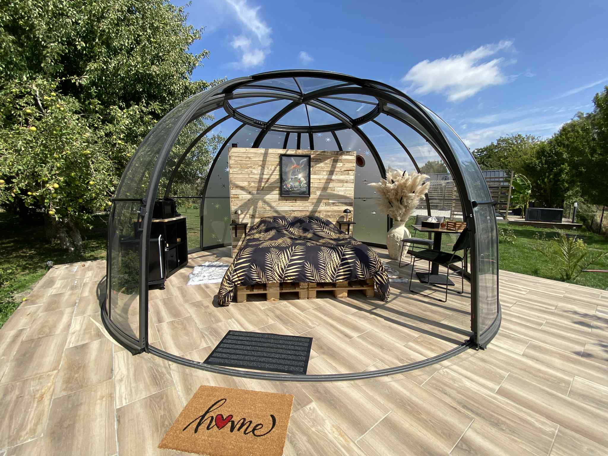 Le Lièvre & la Tortue – vue extérieure