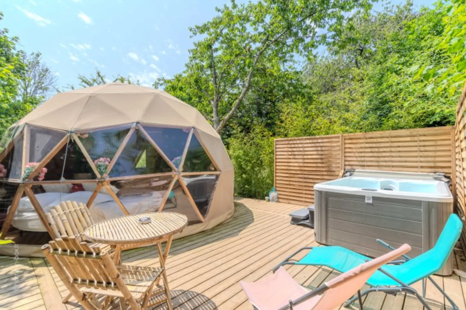 Dôme Fiore avec jacuzzi : Dôme en Île-de-France - vue extérieure