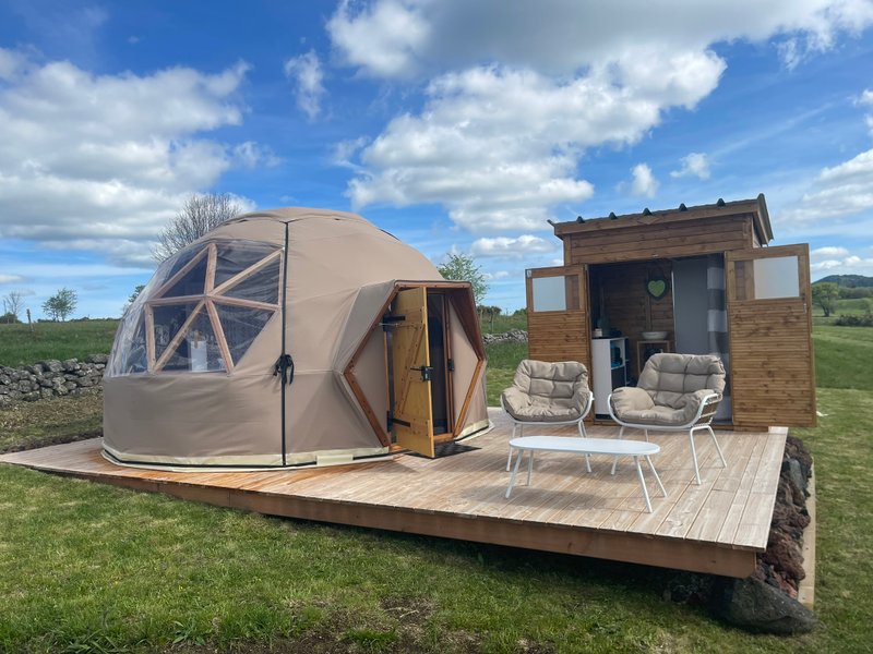Le Volcanic Dôme Montagne Ardéchoise : Dôme en Rhône-Alpes (Auvergne-Rhône-Alpes) – vue extérieure