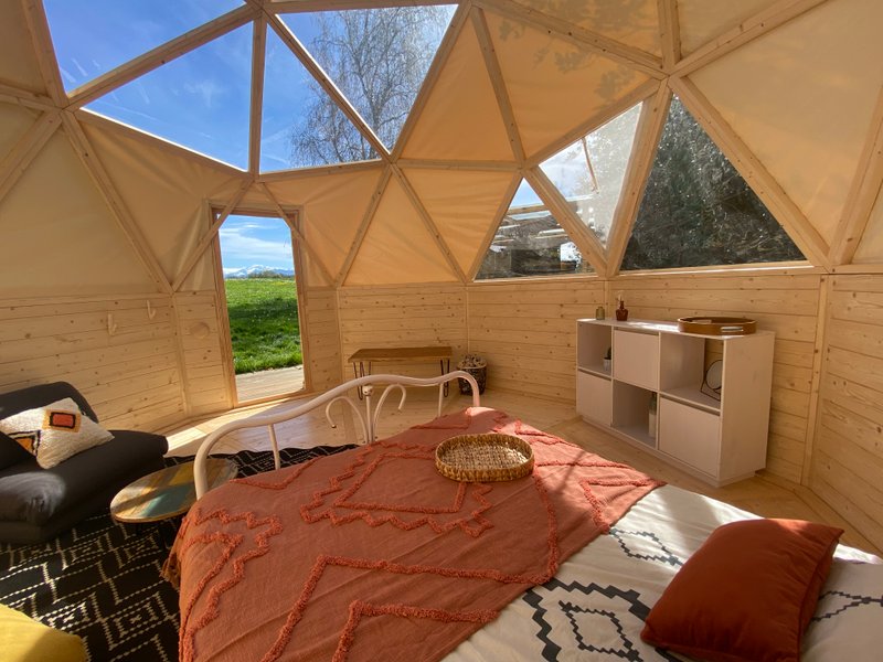 Le Dôme étoilé : Dôme en Midi-Pyrénées (Occitanie) – vue extérieure