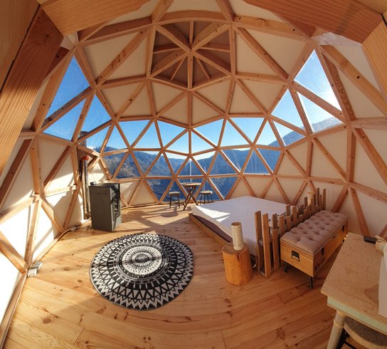 Intérieur dôme à Roure