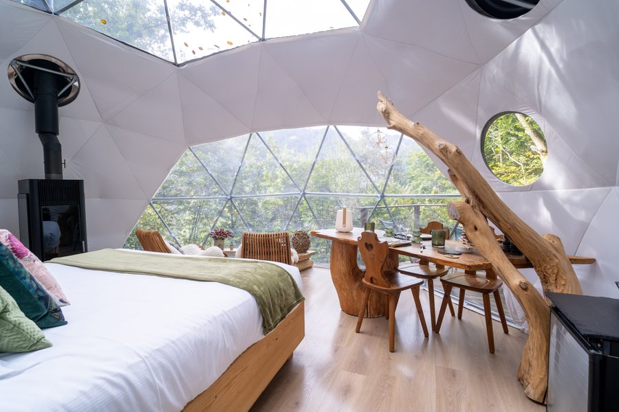 Dôme de l'eau & Demi-pension : Dôme en Rhône-Alpes (Auvergne-Rhône-Alpes) – dôme à Saint-Jean-D’Aulps, Haute-Savoie