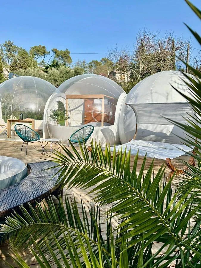 Les Bulles Nîmoises - Bulles transparentes avec jacuzzi et sauna (Nîmes, Gard) - vue extérieure