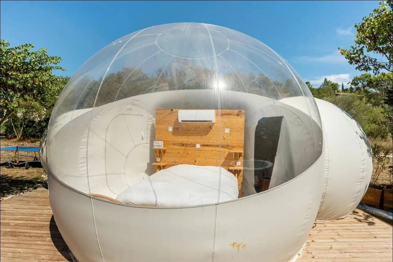 Chambre bulle sous les étoiles à Nîmes