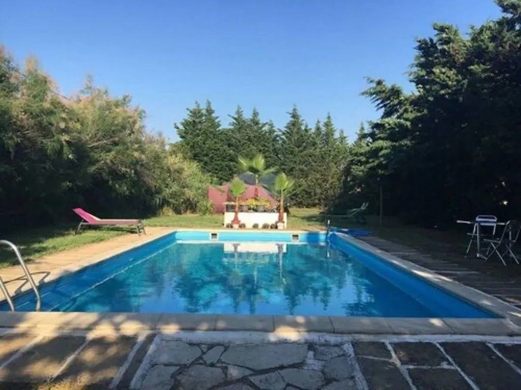 Chambres Bulles du Château Belvize - Bulles avec piscine dans le Minervois (Bize-Minervois, Aude) - cadre naturel Aude