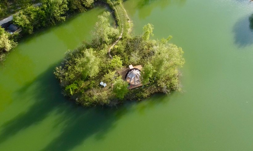 Le Dôme étoilé sur l'île : Dôme en Île-de-France – vue extérieure