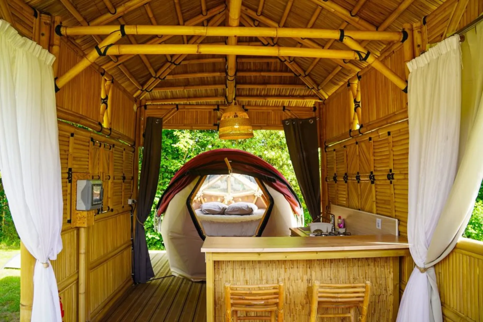 Le dodôme sous son gazebo & Spa : Dôme en Bourgogne (Bourgogne-Franche-Comté) - dôme à Fontenoy, Yonne