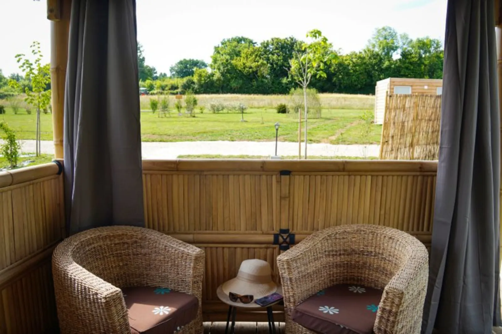 Le dodôme sous son gazebo & Spa : Dôme en Bourgogne (Bourgogne-Franche-Comté) - photo 19 sur 31