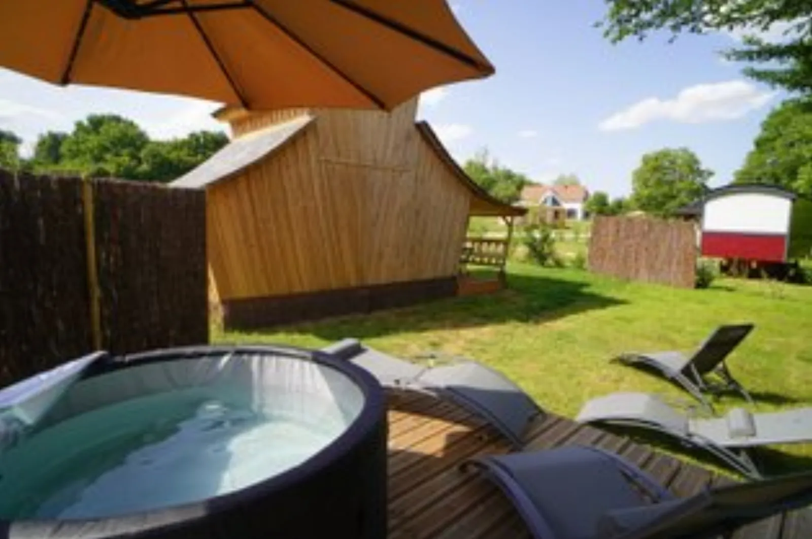 Le dodôme sous son gazebo & Spa : Dôme en Bourgogne (Bourgogne-Franche-Comté) - photo 31 sur 31
