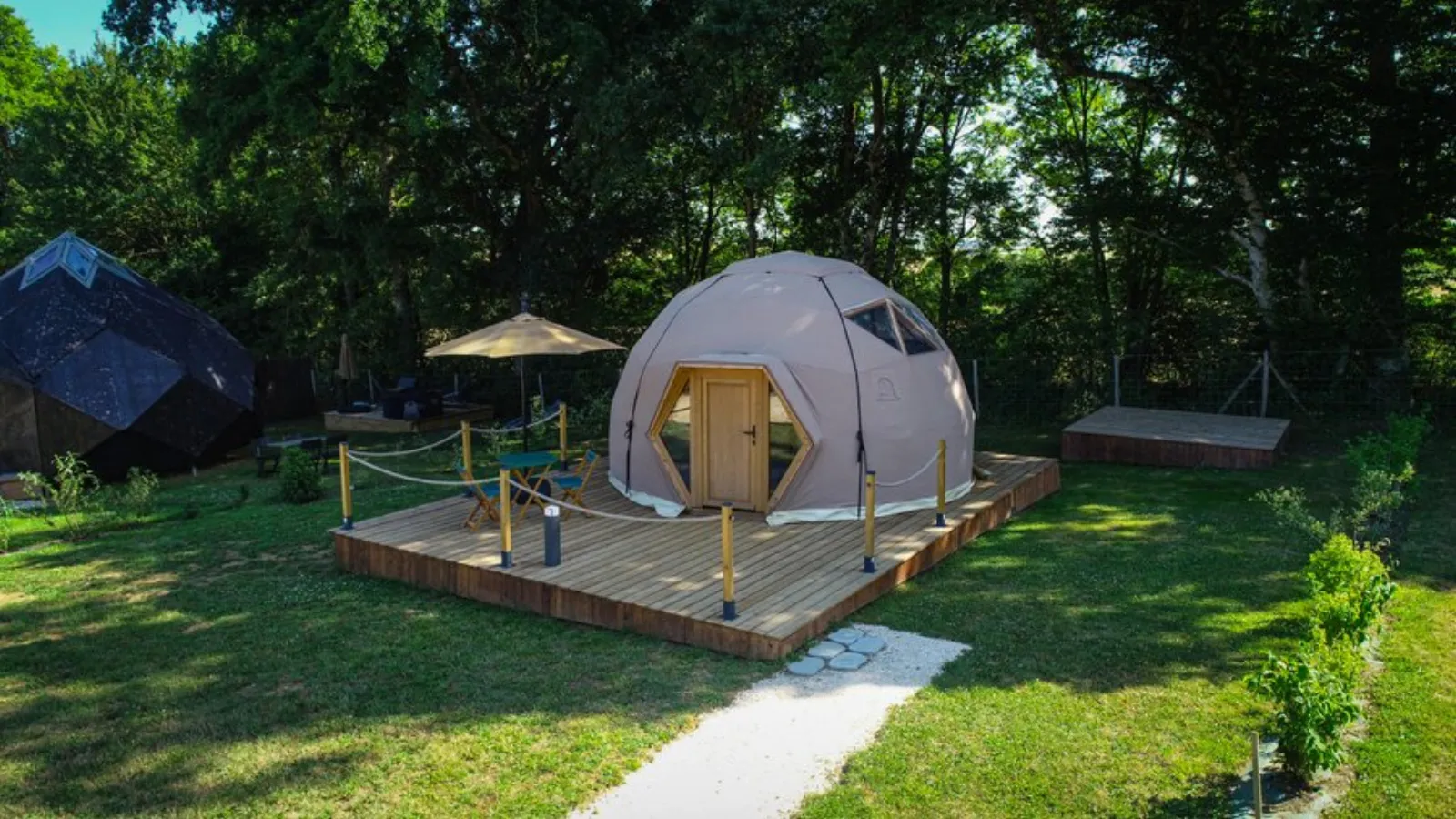 Le Dôme géodésique cocooning & Spa : Dôme en Bourgogne (Bourgogne-Franche-Comté) - dôme à Fontenoy, Yonne