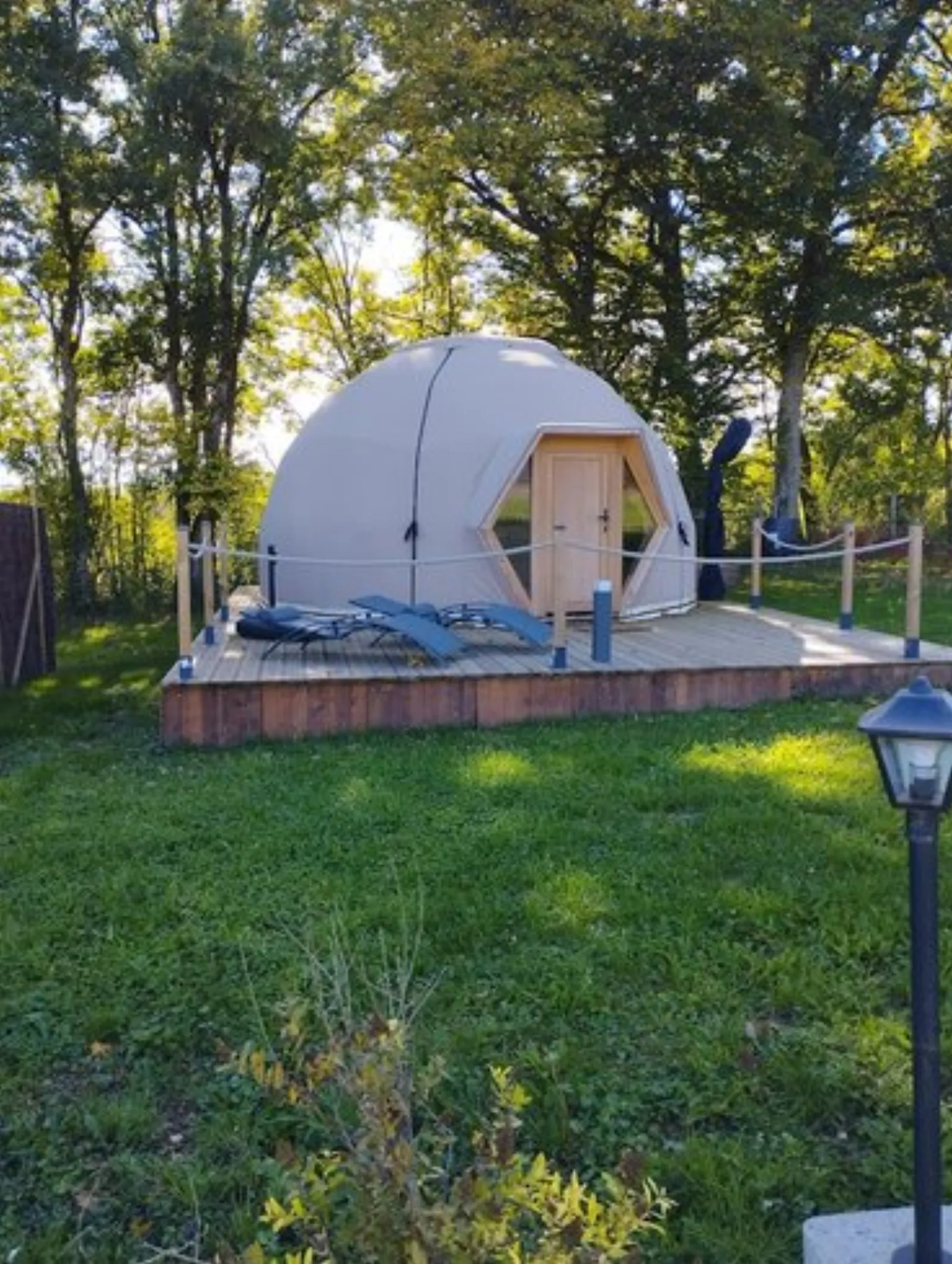 Le Dôme géodésique cocooning & Spa : Dôme en Bourgogne (Bourgogne-Franche-Comté) - cadre naturel Yonne