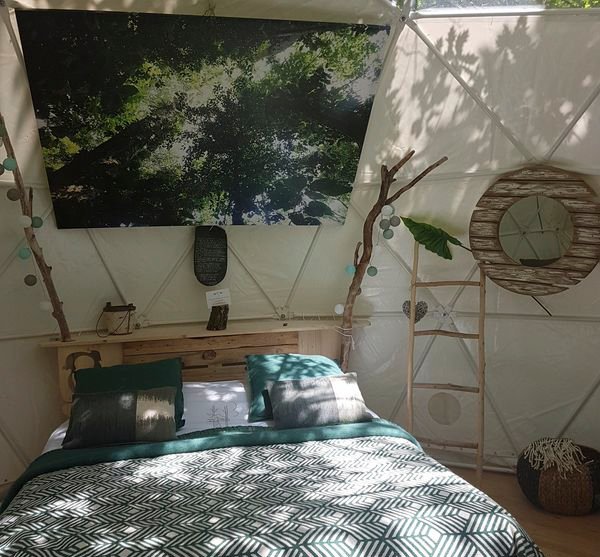 Le Dôme de la forêt : Dôme en Languedoc-Roussillon (Occitanie) – vue extérieure