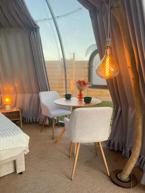 Chambre bulle sous les étoiles à Aurseulles