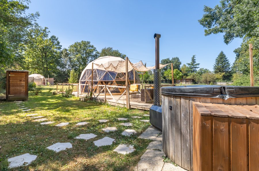 Le Grand Dôme et son bain nordique : Dôme en Rhône-Alpes (Auvergne-Rhône-Alpes) – dôme à Biziat, Ain