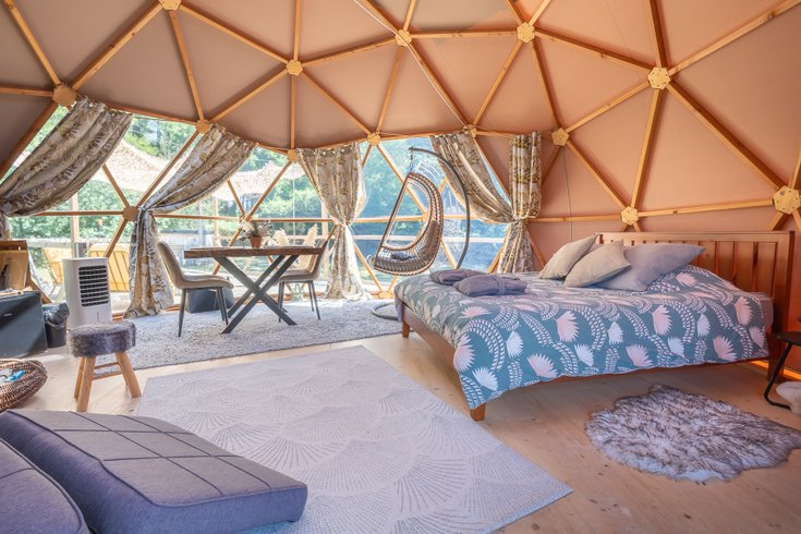 Le Grand Dôme et son bain nordique : Dôme en Rhône-Alpes (Auvergne-Rhône-Alpes) – cadre naturel Ain