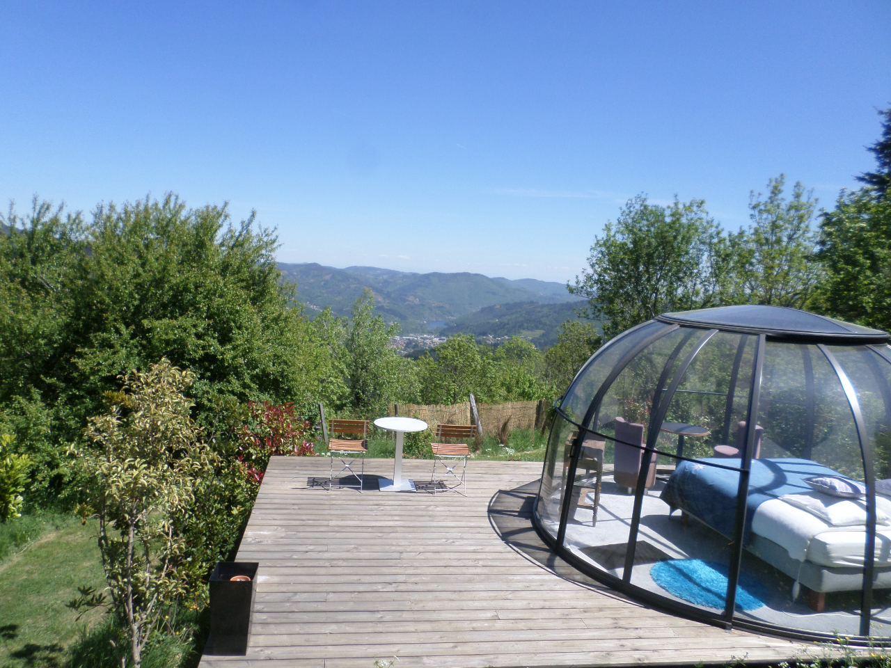 Nuits D'y Cîmes : Hébergements insolites, Bulle et Spa Ardèche, Auvergne Rhône Alpes – vue extérieure