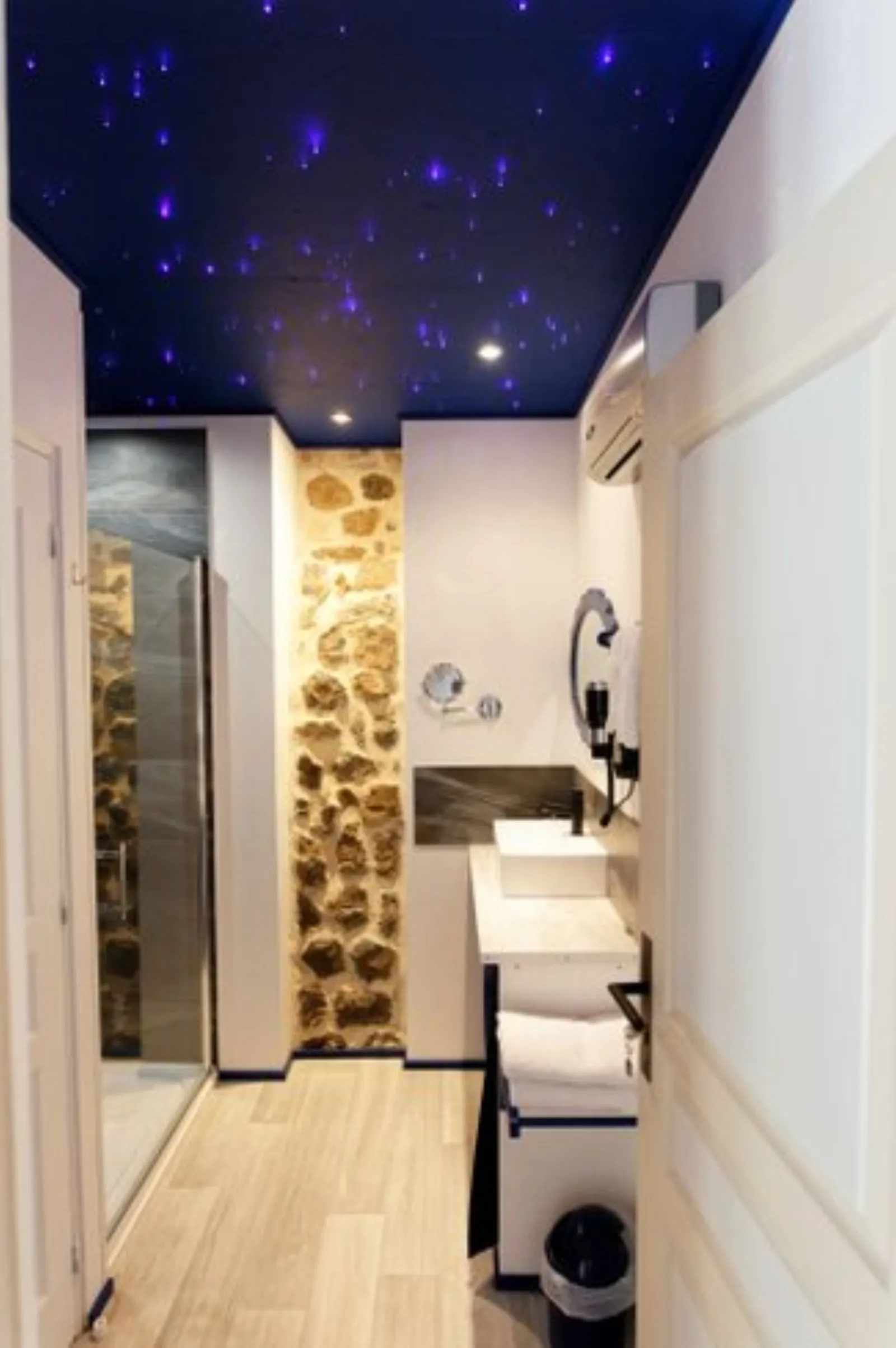 Dôme Céleste, accès piscine & SPA : Dôme en Rhône-Alpes (Auvergne-Rhône-Alpes) - photo 8 sur 24