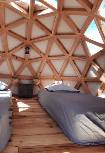 Intérieur dôme à Chambon Sur Lac