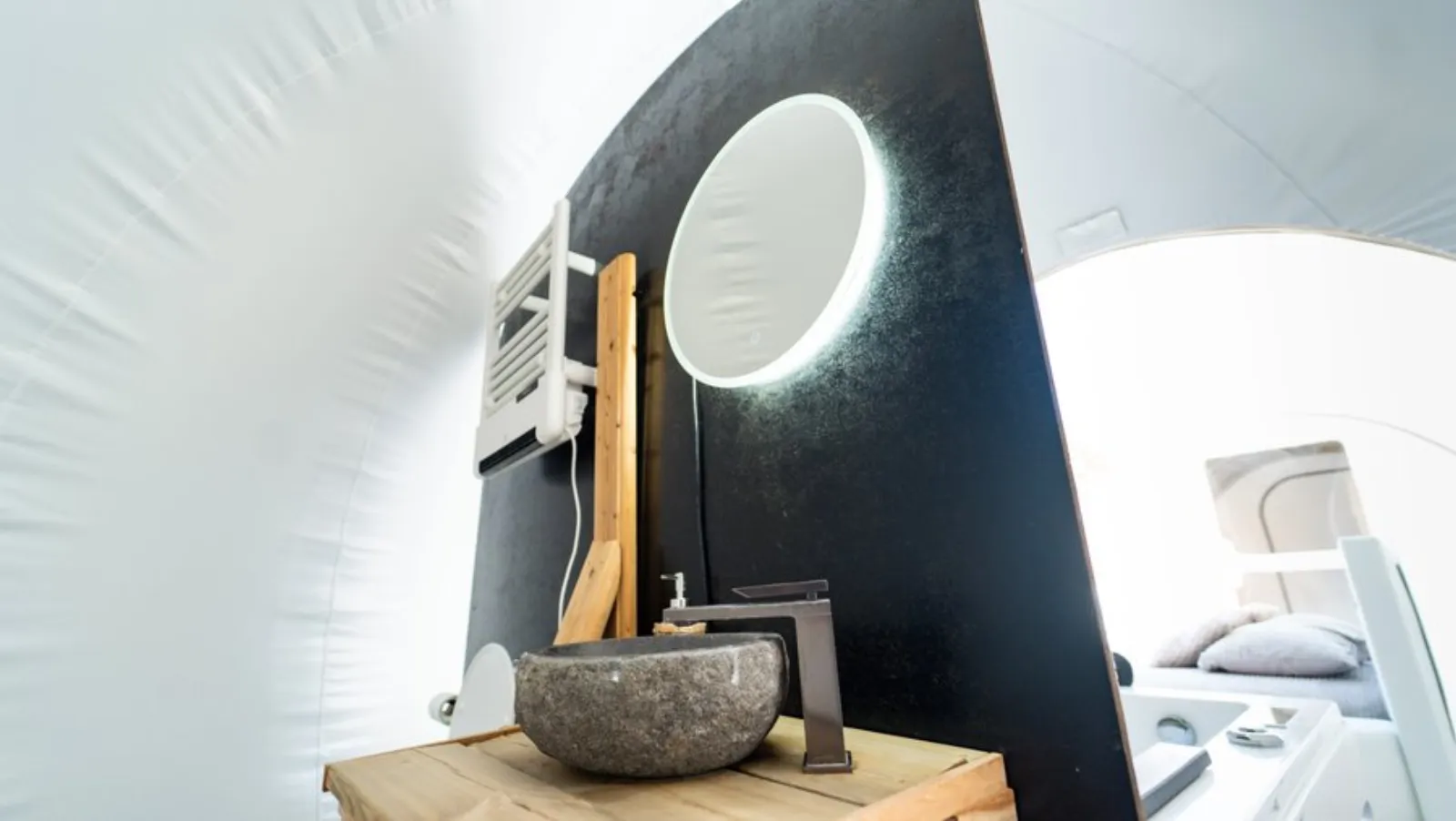 Bubble suite 47 Spa : Bulle en Picardie (Hauts-de-France) - photo 11 sur 44
