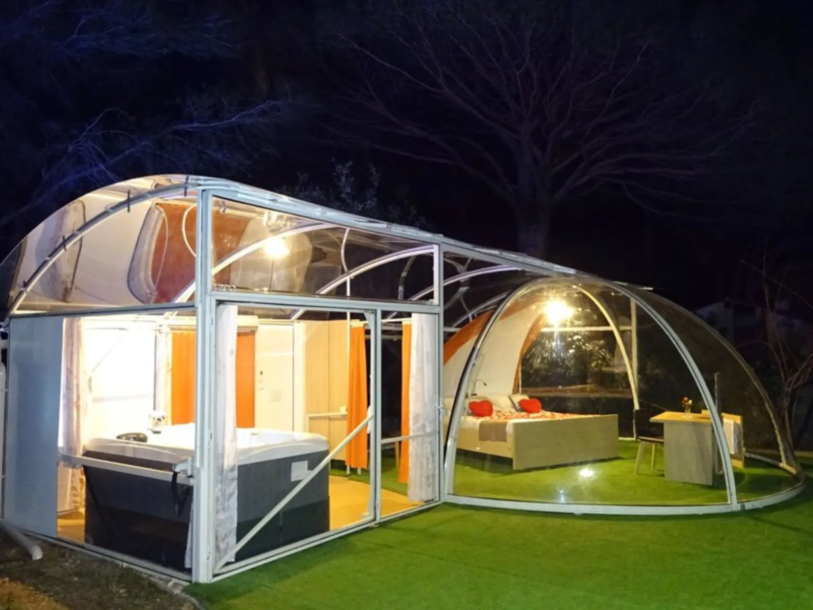Bulle Spa sous les Pins : Bulle en Provence-Alpes-Côte d'Azur - bulle à Roquebrune-Sur-Argens, Var