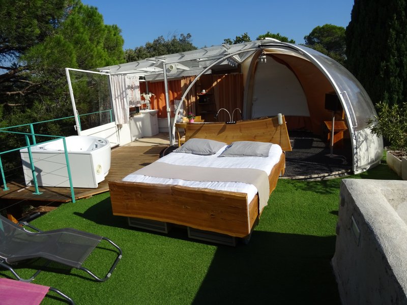 Chambre bulle sous les étoiles à Roquebrune-Sur-Argens