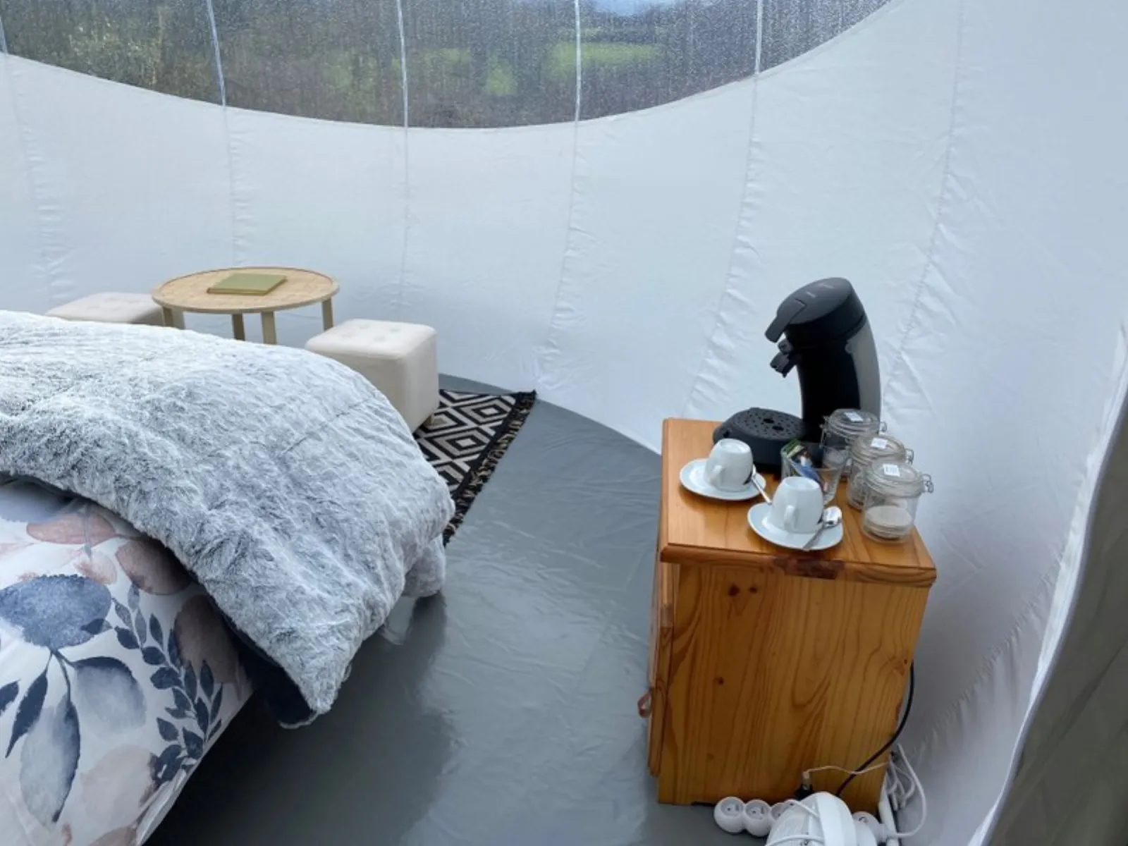 Chambre bulle sous les étoiles à Argentonnay