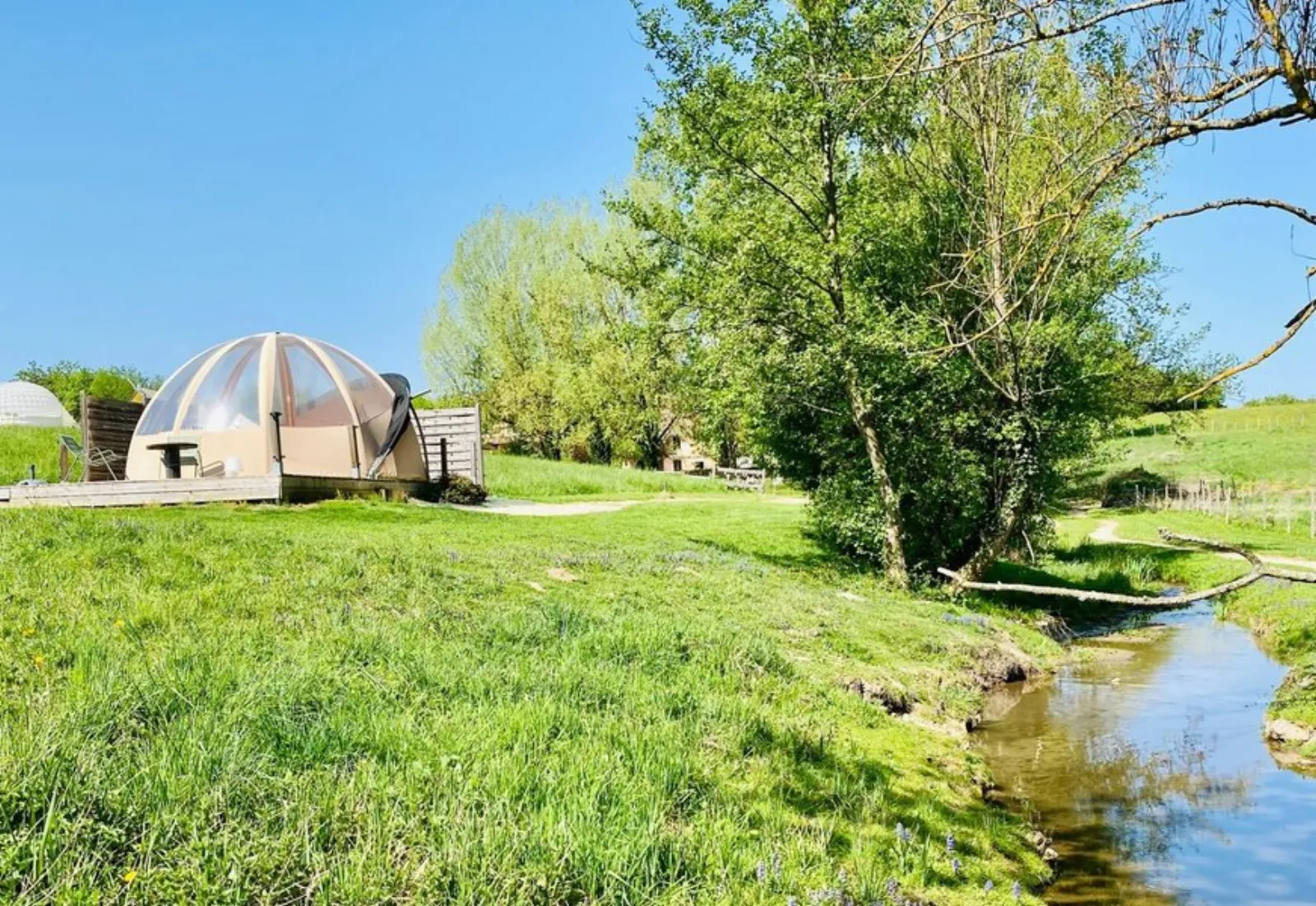 Les Bulles du Domaine de Suzel : Bulle en Rhône-Alpes (Auvergne-Rhône-Alpes) - bulle à Vignieu, Isère