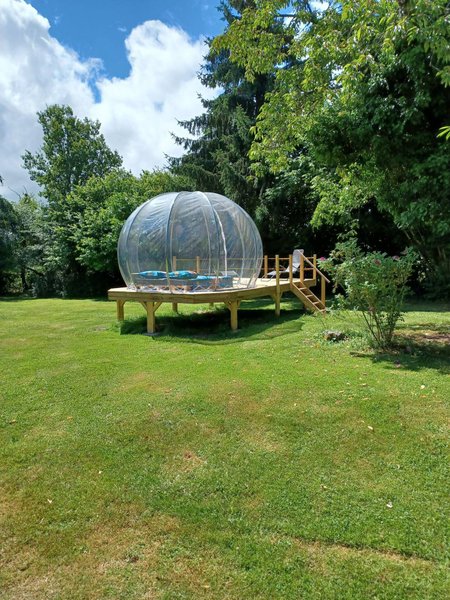 Bulle sous les étoiles : Bulle en Limousin (Nouvelle Aquitaine) – vue extérieure