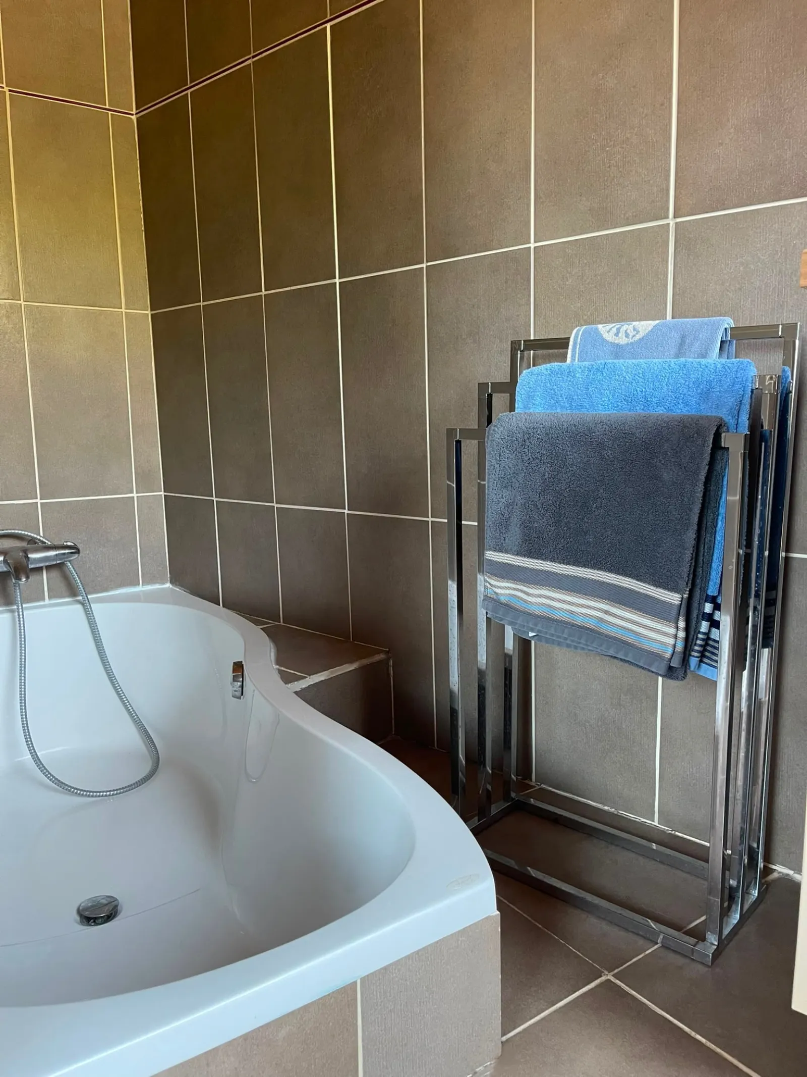 Dôme de Montmiral - Chambre dans un dôme en bois rotatif (Castelnau-de-Montmiral, Tarn) - photo 6 sur 12