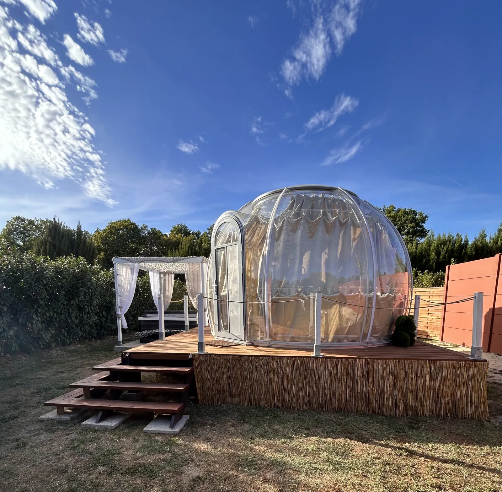 Le Secret des Étoiles & Spa - Bulle avec spa privatif (Mur-de-Sologne, Loir-et-Cher) - vue extérieure