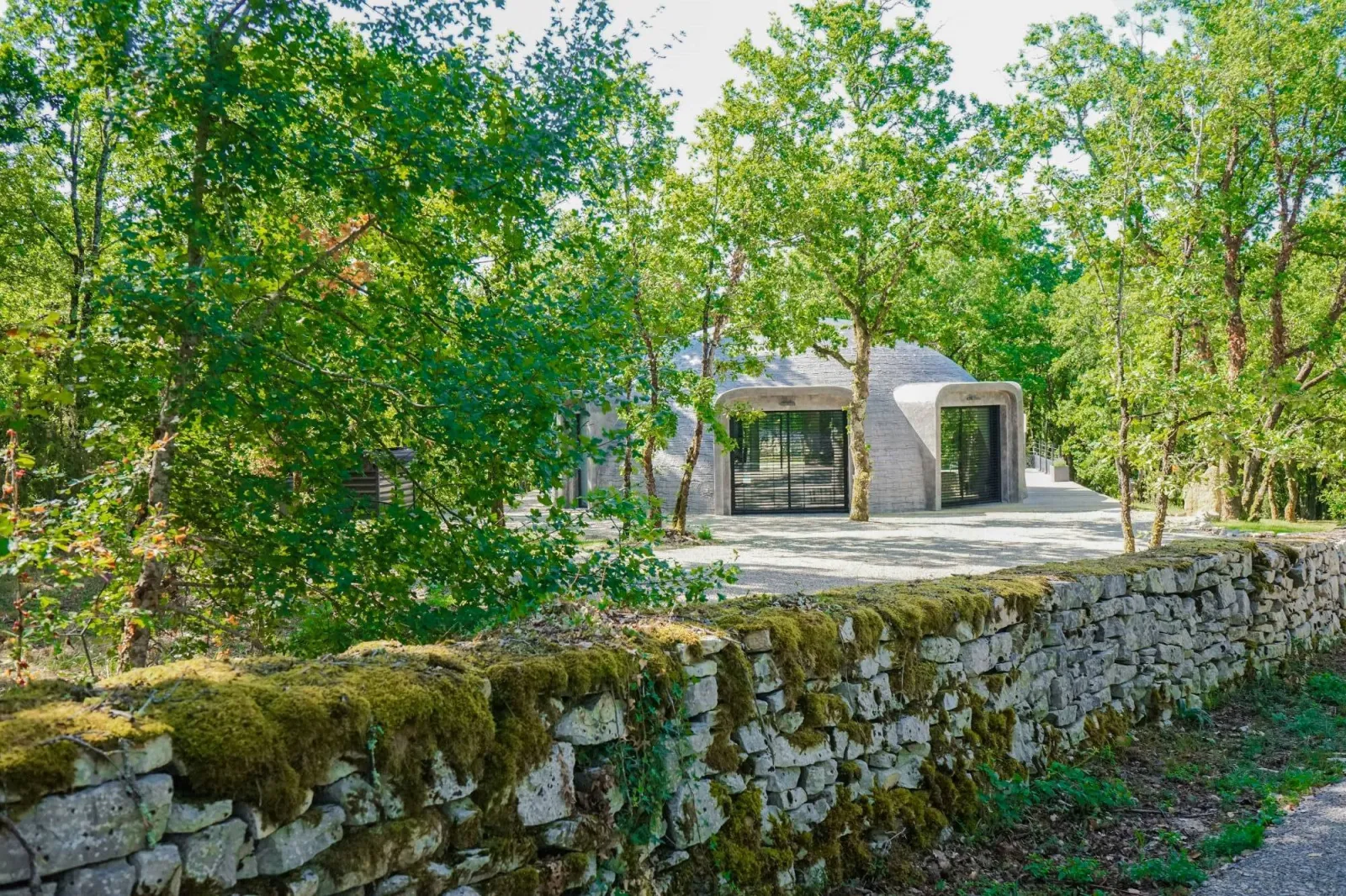Game of Dome - maison dôme de luxe avec piscine chauffée et spa (Chartrier-Ferrière, Corrèze) - cadre naturel Corrèze