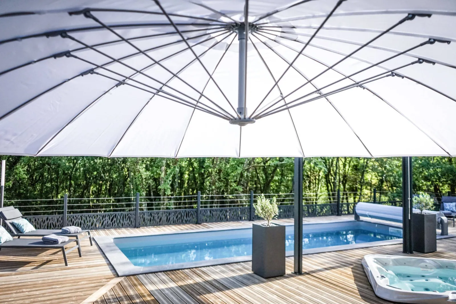 Game of Dome - maison dôme de luxe avec piscine chauffée et spa (Chartrier-Ferrière, Corrèze) - photo 44 sur 48