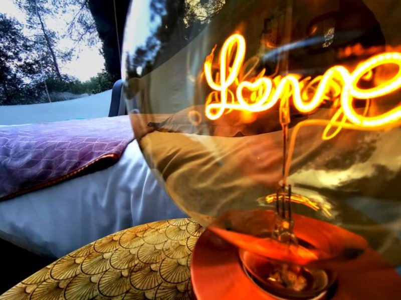 Chambre bulle sous les étoiles à Carnoules