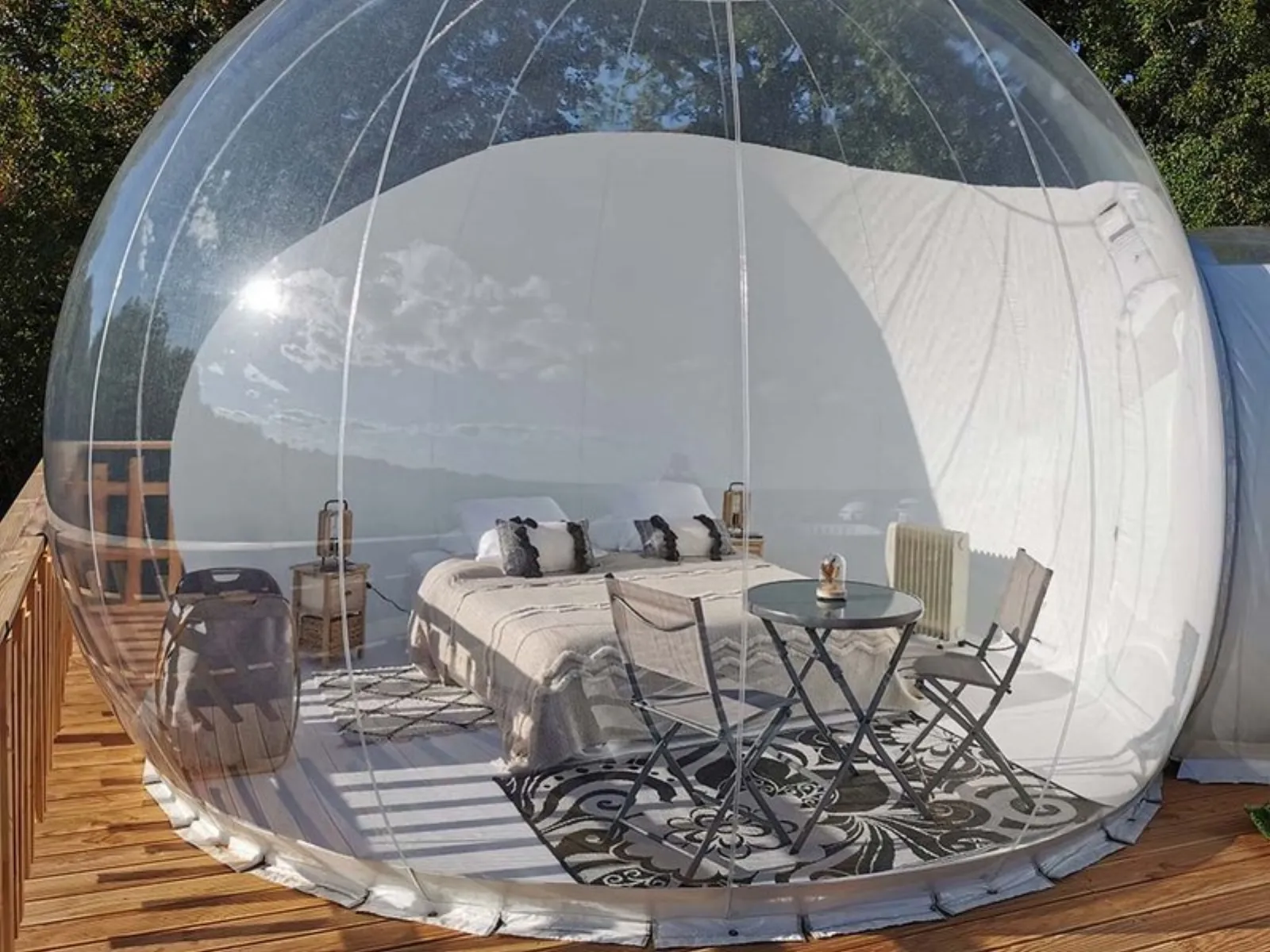 Bulle de Luxe & Spa Tendresse : Bulle en Midi-Pyrénées (Occitanie) - vue extérieure