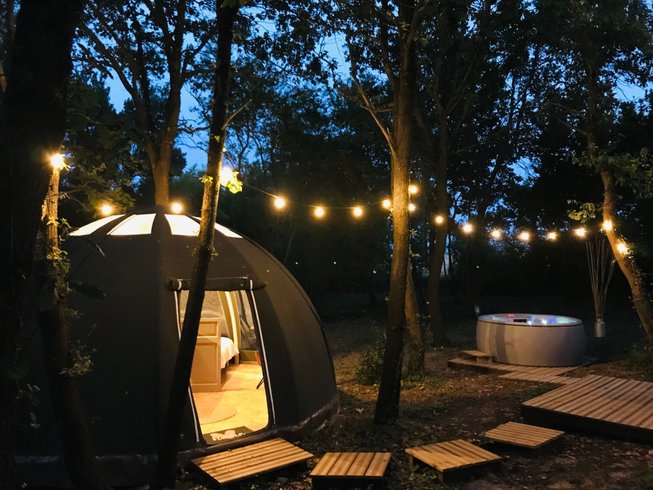 Chambre bulle sous les étoiles à Ricaud