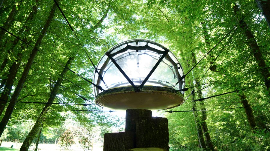 Bulle suspendue - Royaume des gourmets : Bulle en Rhône-Alpes (Auvergne-Rhône-Alpes) – bulle à Parmilieu, Isère