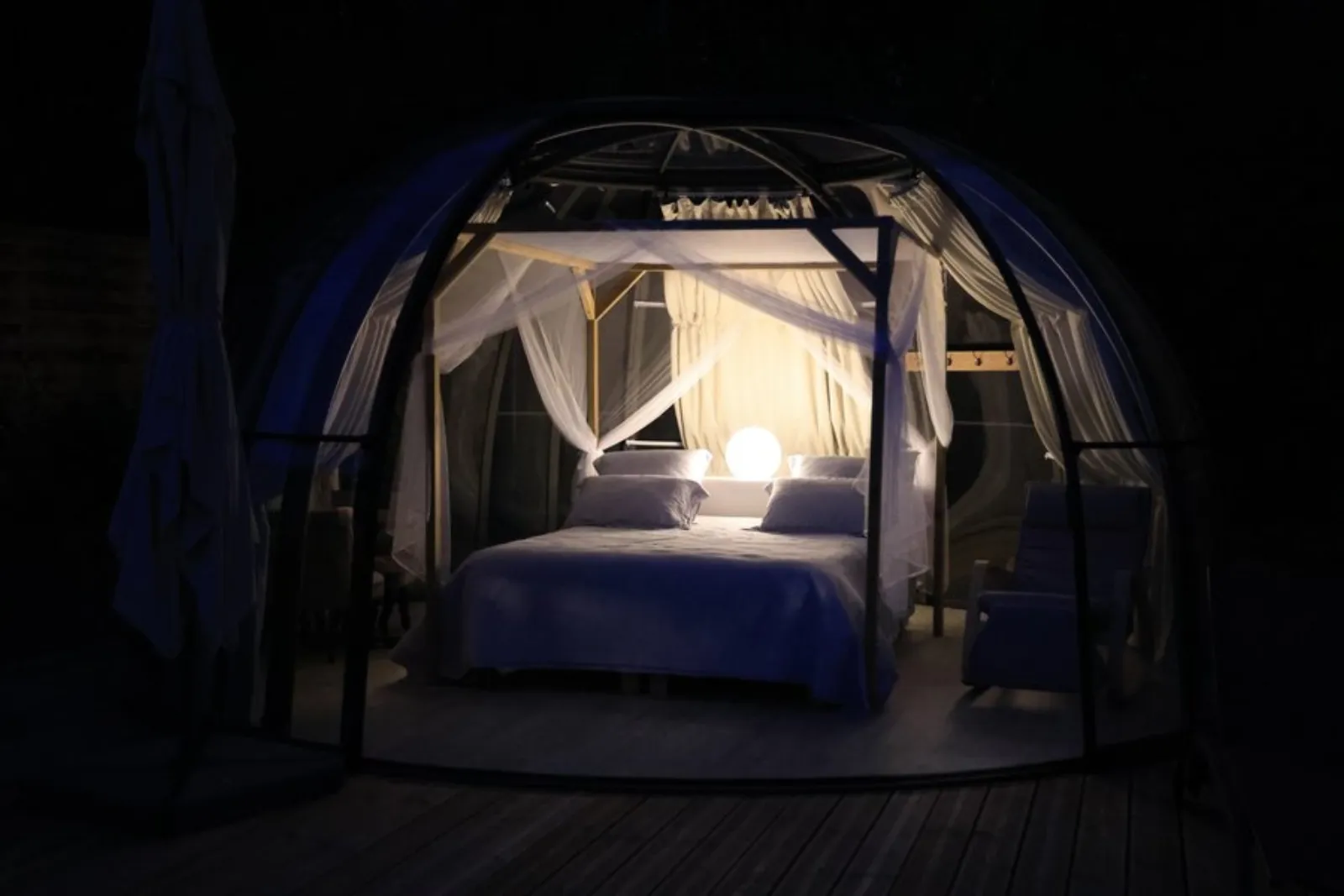 Chambre bulle sous les étoiles à Les Tourreilles