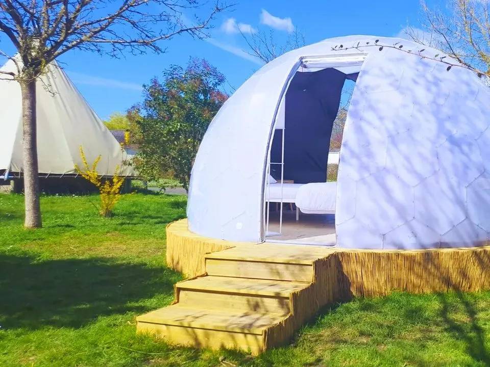 Dôme Igloo Glamping du Val de Braye - Dôme pour deux en camping resort (Bessé-sur-Braye, Sarthe) - photo 6 sur 7