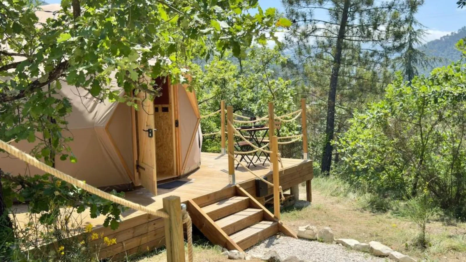 Tiny Dôme & Balnéothérapie - dôme climatisé avec jacuzzi (L'Escarène, Alpes-Maritimes) - cadre naturel Alpes-Maritimes