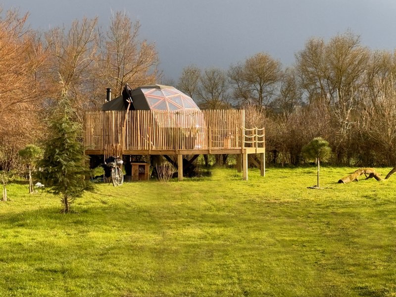 Dôme étoilé : Dôme en Pays de la Loire – vue extérieure