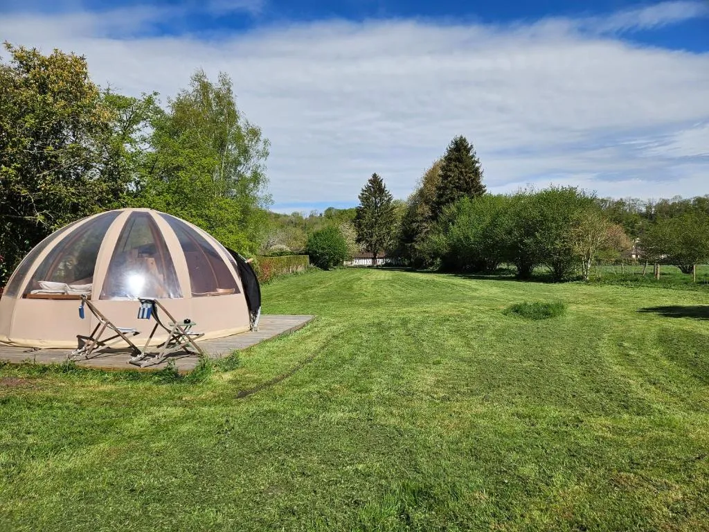 Bulle insolite Wigwam - Bulle transparente près d'Évreux (Aulnay-sur-Iton, Eure) - cadre naturel Eure